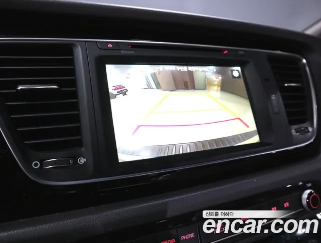 Kia Carnival 2014 thumb 8