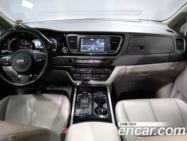 Kia Carnival 2014 thumb 9