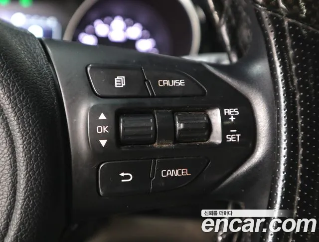 Kia Carnival 2014 thumb 10