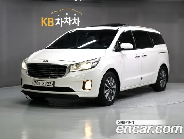 Kia Carnival 2014 thumb 12