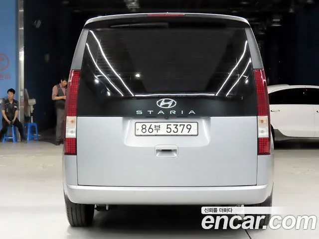 Hyundai Staria 2021 thumb 3