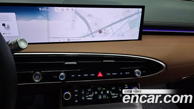 Genesis GV70 2025 thumb 12