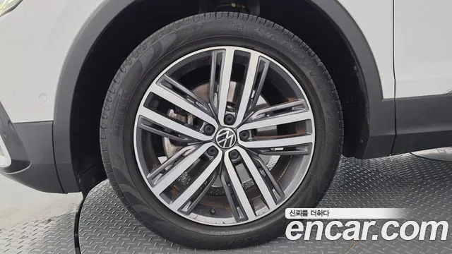 Volkswagen Tiguan 2022 thumb 5