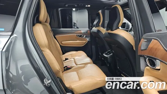 Volvo XC90 2018 thumb 11