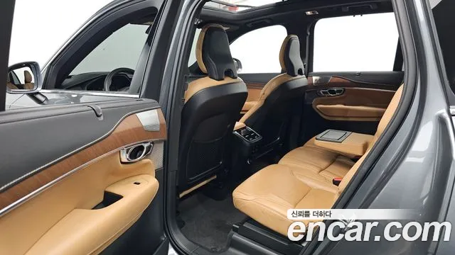 Volvo XC90 2018 thumb 12