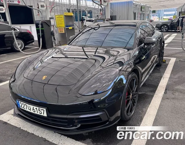 Porsche Panamera 2018 thumb 5