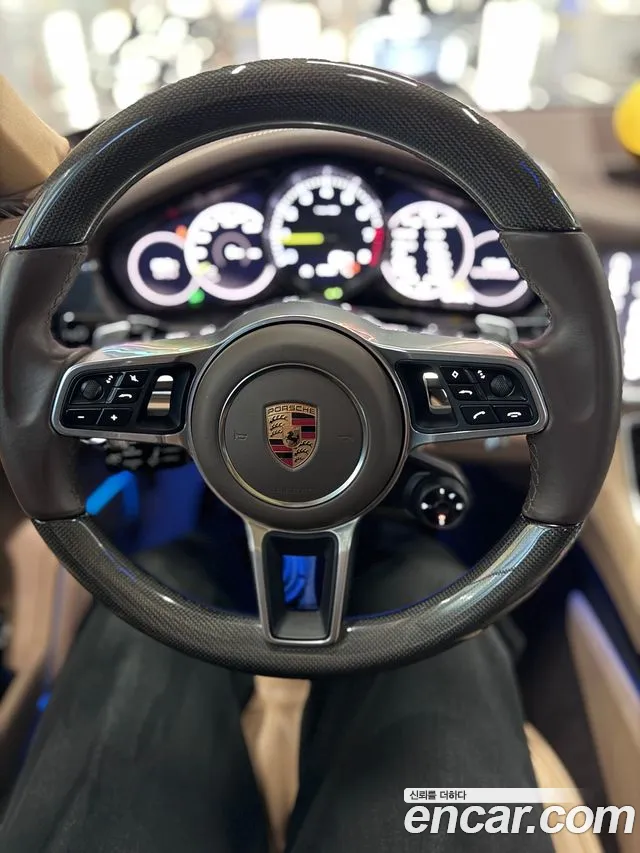 Porsche Panamera 2018 thumb 8