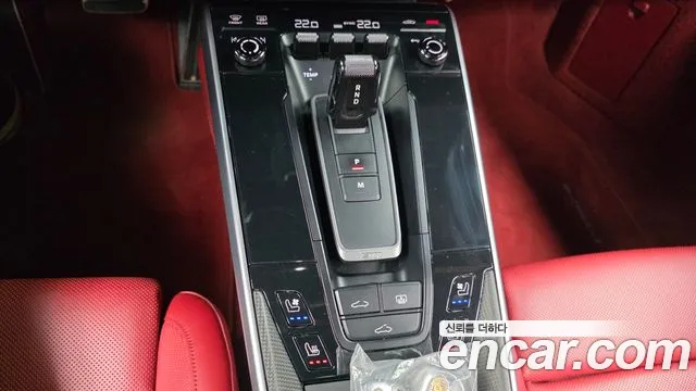 Porsche 911 2021 thumb 9
