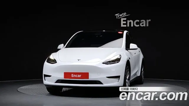 Tesla Model Y 2023 thumb 3