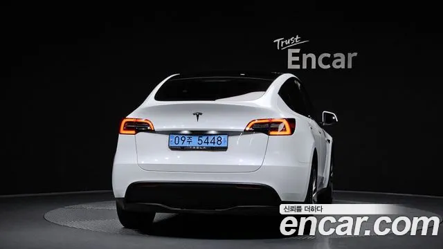 Tesla Model Y 2023 thumb 4
