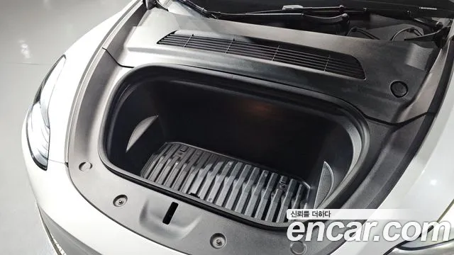 Tesla Model Y 2023 thumb 6