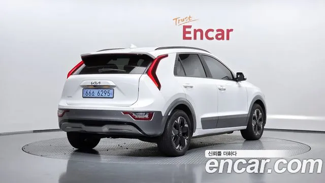 Kia Niro 2024 thumb 2