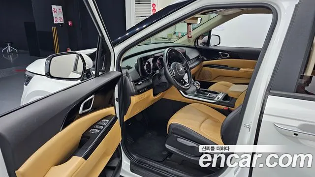 Kia Carnival 2021 thumb 10