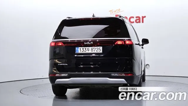 Kia Carnival 2023 thumb 4
