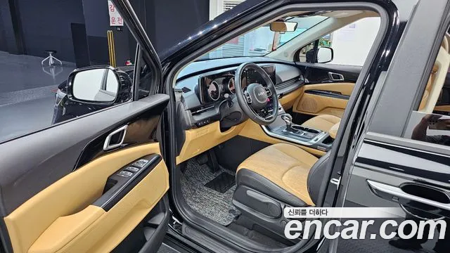 Kia Carnival 2023 thumb 10
