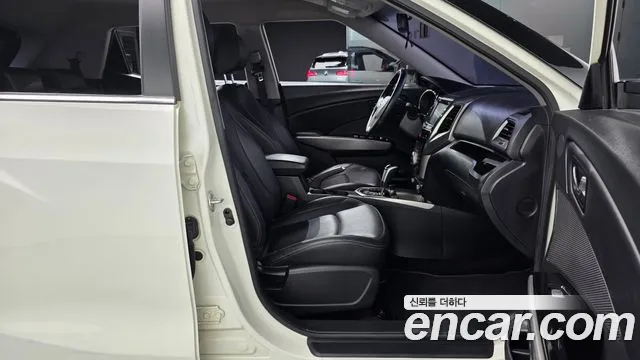 KG_Mobility_Ssangyong TIBOLI 2016 thumb 11