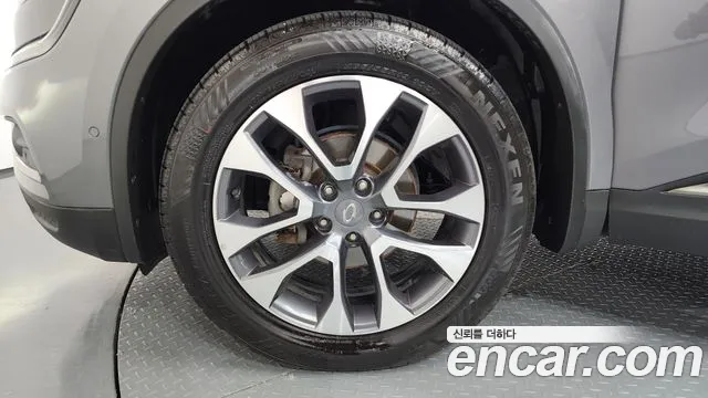 Renault-KoreaSamsung Koleos 2019 thumb 5