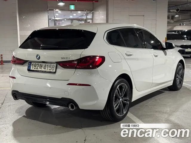 BMW 1-Series 2023 thumb 2