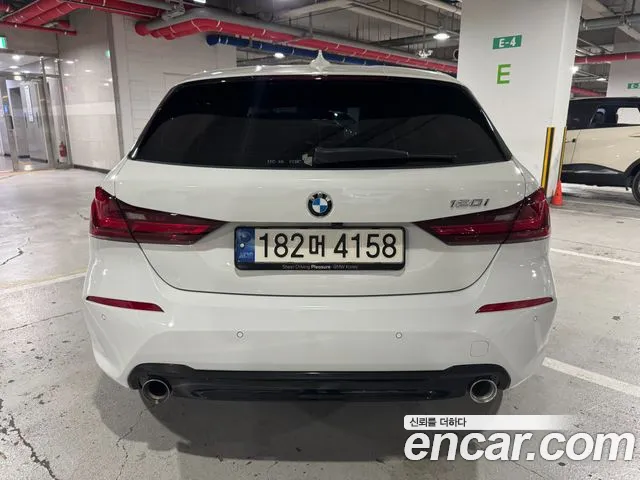 BMW 1-Series 2023 thumb 4