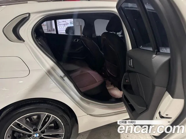 BMW 1-Series 2023 thumb 10