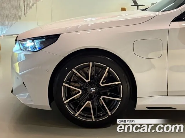 BMW M5 2026 thumb 5