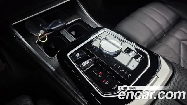 BMW 7-Series 2023 thumb 9