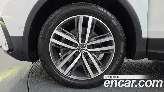 Volkswagen Tiguan 2022 thumb 5