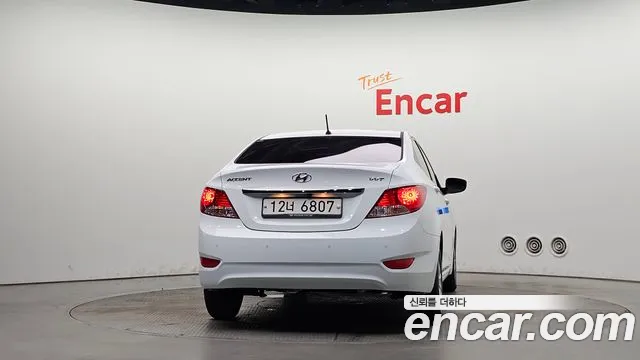 Hyundai Accent 2014 thumb 4