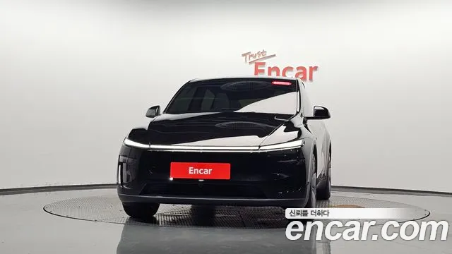 Tesla Model Y 2025 thumb 2