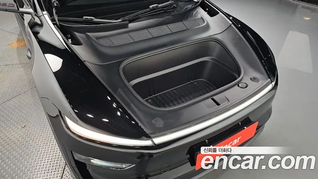 Tesla Model Y 2025 thumb 5