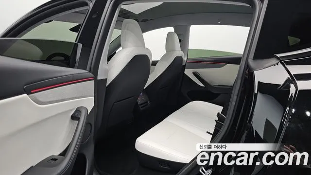Tesla Model Y 2025 thumb 10