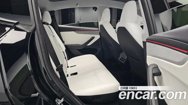 Tesla Model Y 2025 thumb 11