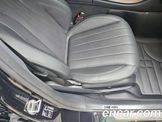 Mercedes-Benz E-Класс 2022 thumb 10