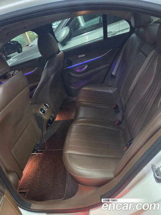 Mercedes-Benz E-Класс 2019 thumb 10