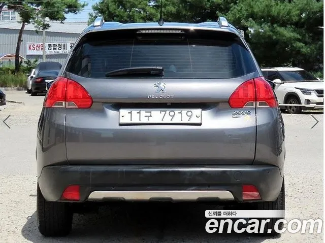 Peugeot 2008 2015 thumb 4
