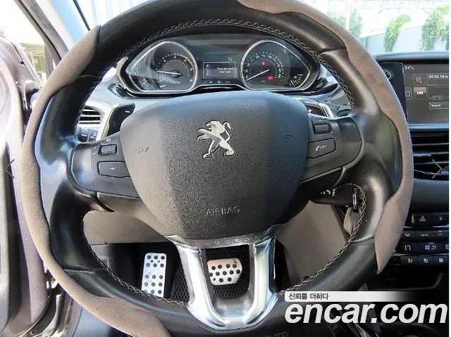 Peugeot 2008 2015 thumb 8