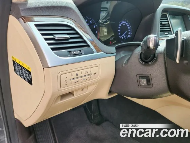 Genesis G80 2017 thumb 8