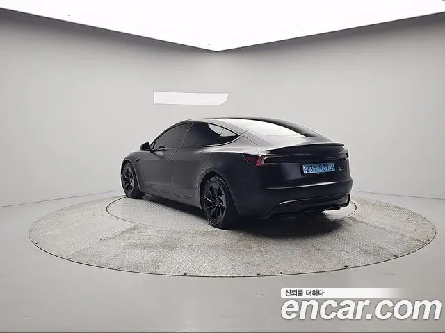 Tesla Model 3 2024 thumb 4