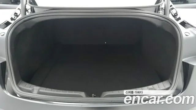 Tesla Model 3 2024 thumb 9