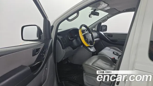 Hyundai Starex 2015 thumb 10