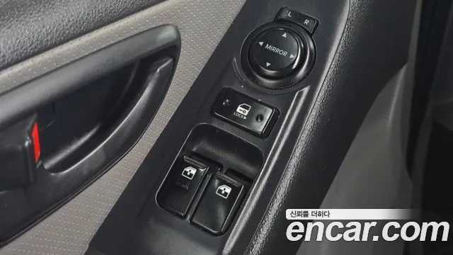 Hyundai Starex 2015 thumb 12