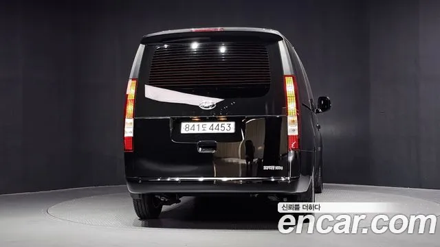 Hyundai Staria 2022 thumb 4