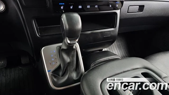 Hyundai Staria 2022 thumb 9