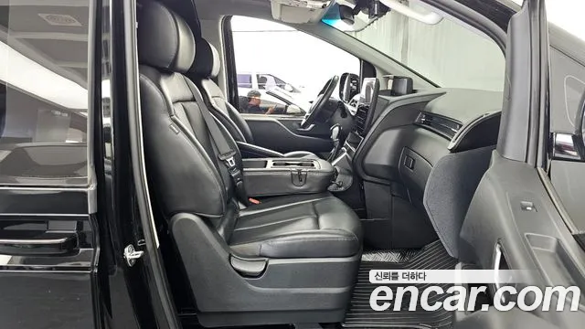 Hyundai Staria 2022 thumb 11