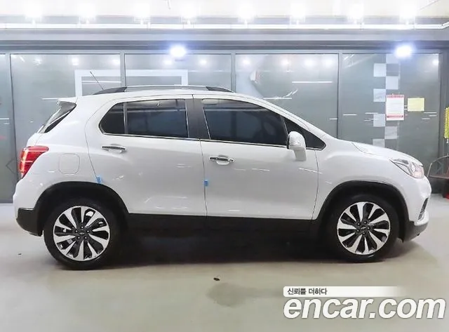 ChevroletGMDaewoo Tracker 2019 thumb 3