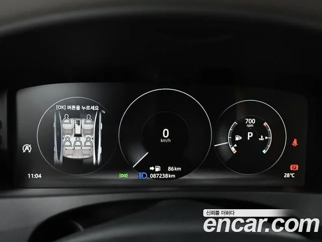 Jaguar XE 2018 thumb 8