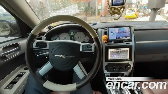 Chrysler 300C 2007 thumb 10