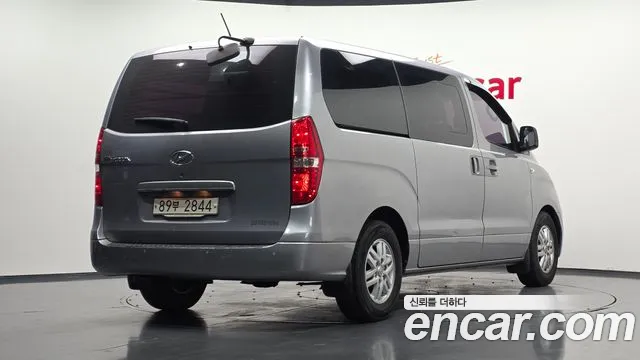 Hyundai Starex 2016 thumb 2
