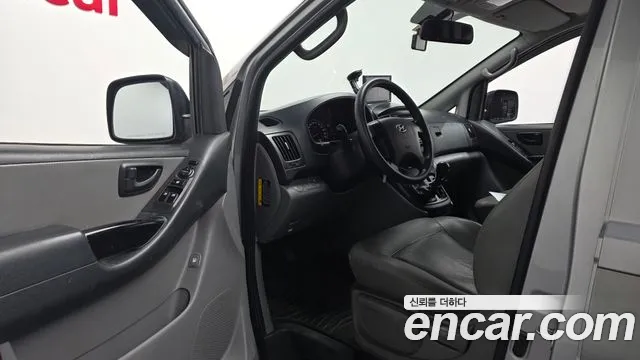 Hyundai Starex 2016 thumb 10