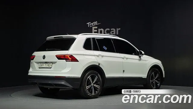 Volkswagen Tiguan 2018 thumb 2